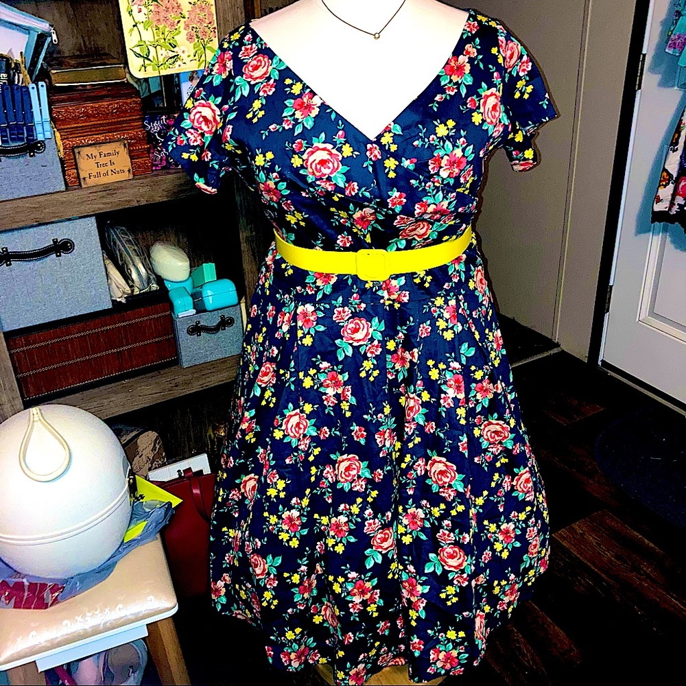 NWOT LADY V LONDON RETRO PINUP TEA DRESS